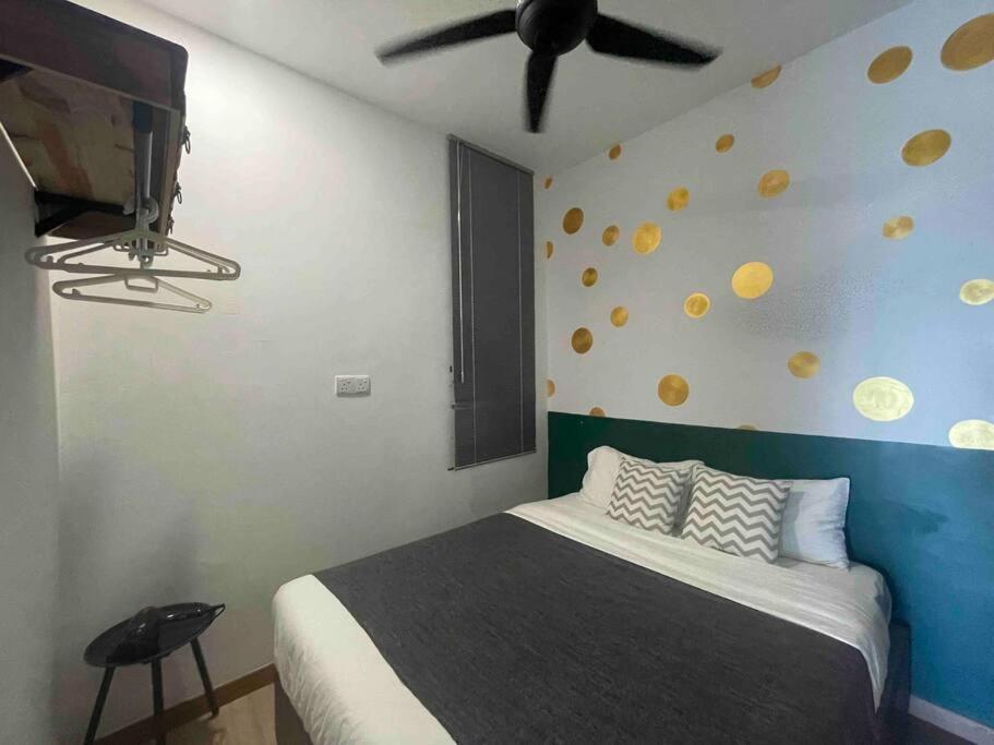 Apartment The Wave @2+1br Seaview / 10pax / 3 Balcony / 1km Jonker